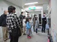 写真：公民館への配送スペース案内