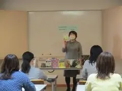 写真：ブックトーク実演