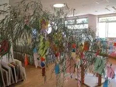 写真：七夕の笹飾り（方向1）