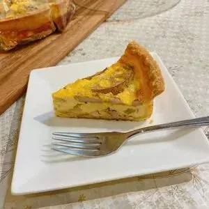 写真：守谷産蓮根のキッシュ