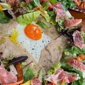 写真：守谷産そば粉のガレット