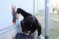 写真：19か所目とイヌイマサノリさん