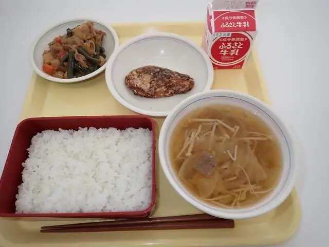 写真：10月16日（月曜）給食