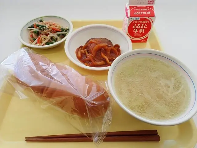 写真：10月10日（火曜）給食