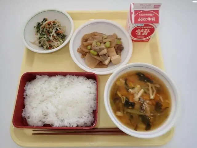 写真：11月8日（水曜）給食