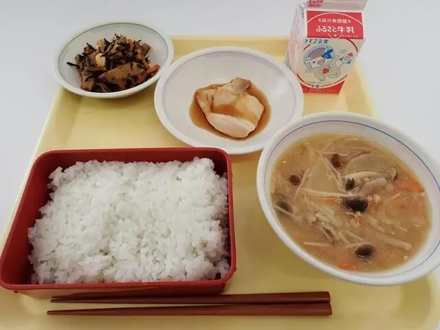 写真：11月28日（火曜）給食