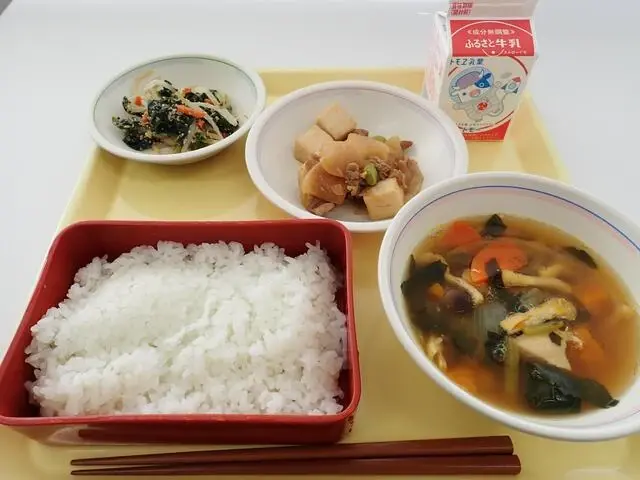 写真：11月13日（月曜）給食