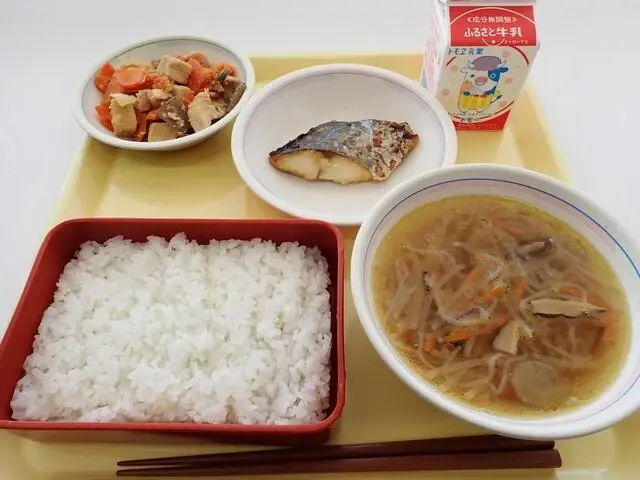 写真：10月12日（木曜）給食