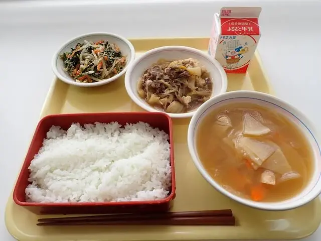 写真：10月24日（火曜）給食