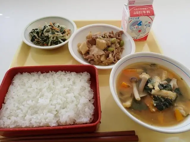 写真：11月16日（木曜）給食