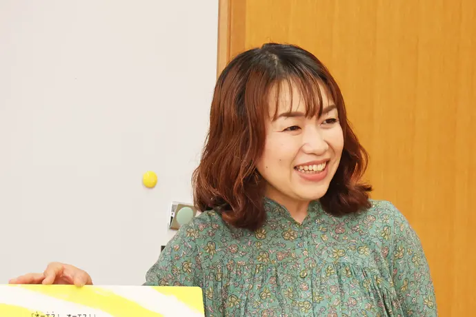 読み聞かせをする和久田み晴さん