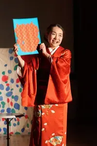 読み聞かせをする和久田み晴さん