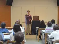 写真：紙芝居講座講義の様子