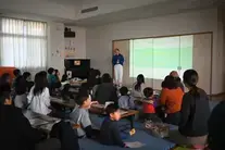 動画で「きみのからだ」について学んでいる様子