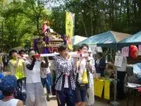 写真：学生神輿