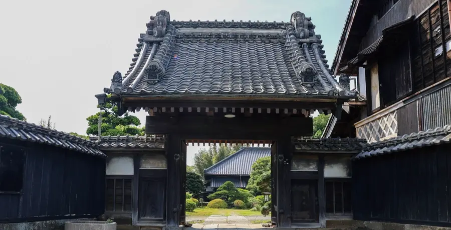 小菅家住宅表門（有形文化財）