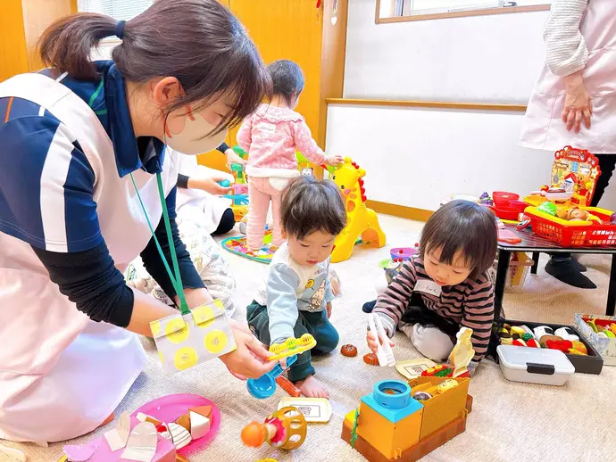 託児中の子どもたち