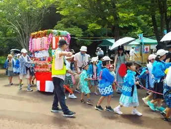 子ども神輿・山車（写真）