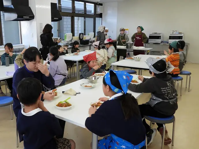 写真：楽しく食事