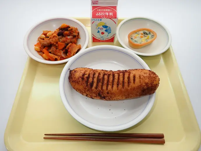 写真：10月8日（火曜）給食