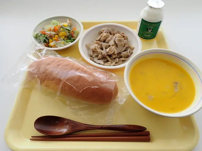 写真：10月15日（火曜）給食