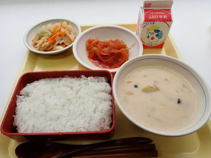 写真：10月8日（火曜）給食