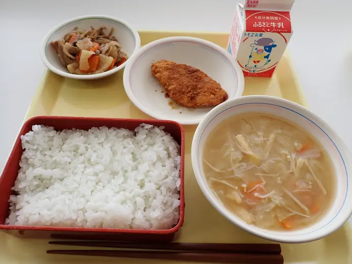 写真：10月15日（火曜）給食