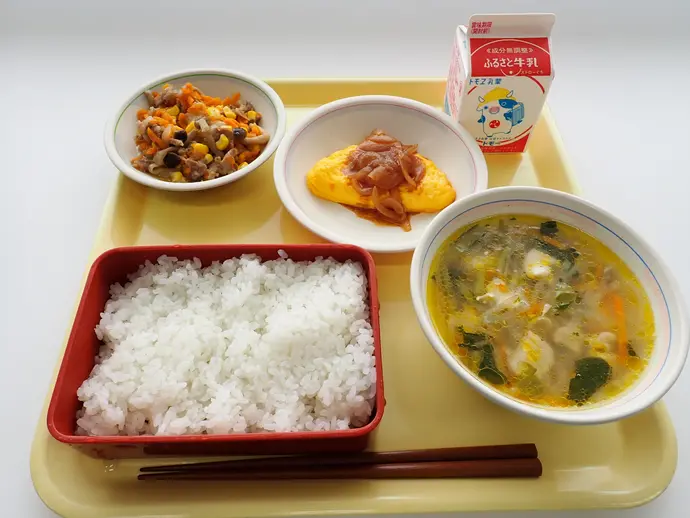 写真：10月1日（火曜）給食