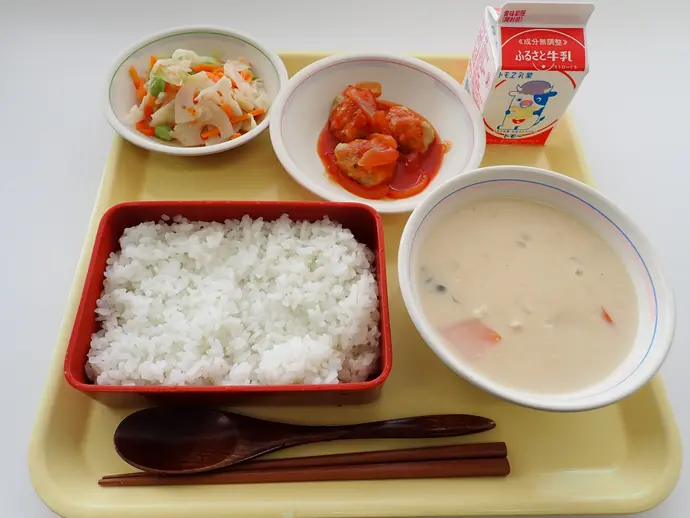 写真：10月15日（火曜）給食