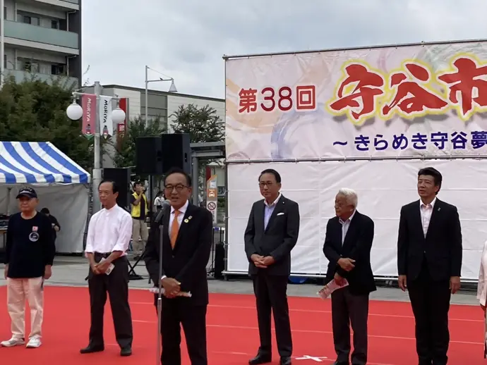 商工祭りに出席する市長