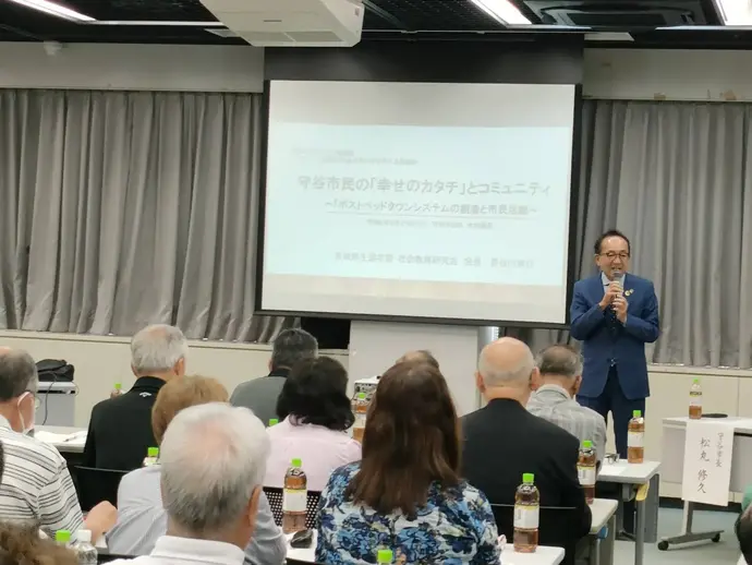 商工祭りに出席する市長