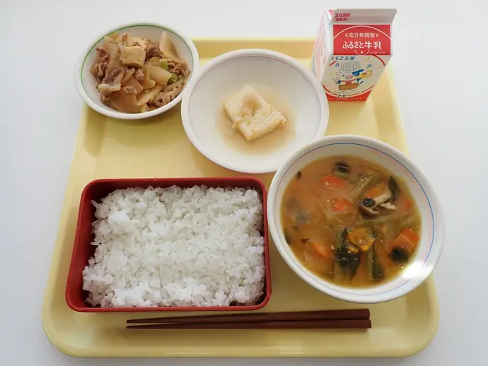 写真：11月28日（木曜）給食