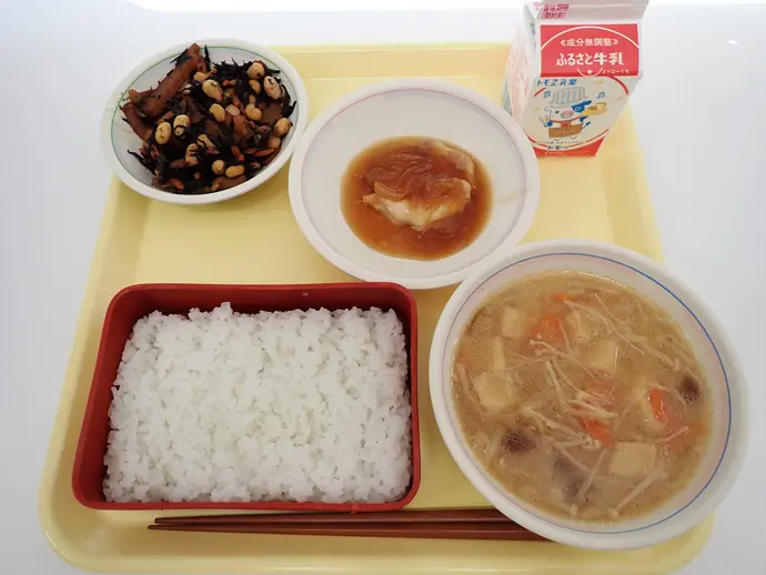 写真：11月25日（月曜）給食