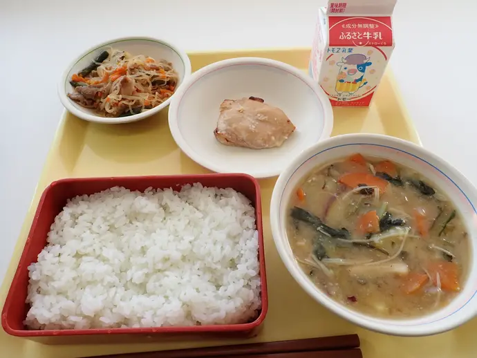 写真：12月3日（火曜）給食