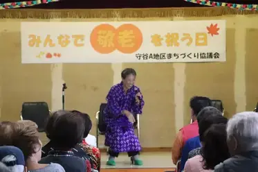 小林百子さんが話している様子
