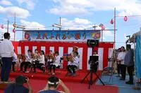 写真：ふれあいまつりのステージ