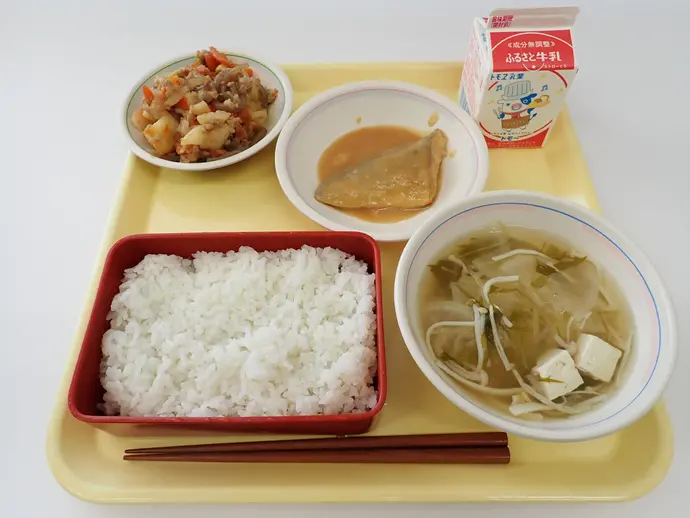 写真：2月6日（木曜）給食