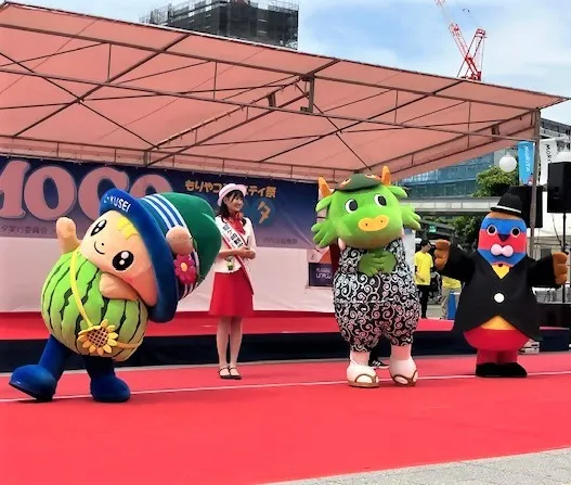 MOCOフェスタでのご当地キャラクターショーの様子