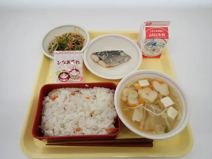 写真：3月4日（火曜）給食