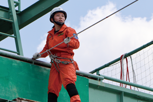 写真：訓練中の野本あか莉さん