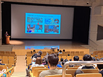 会の紹介の様子