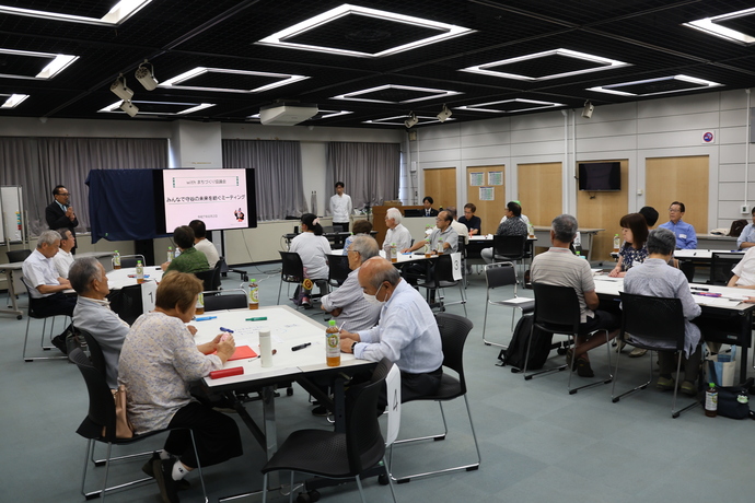 挨拶をする市長