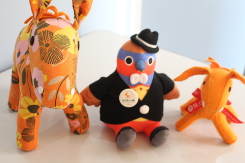 こじゅまるとロバ隊長のぬいぐるみ