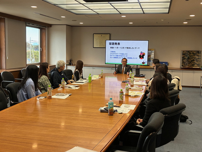 PR社と意見交換をする市長